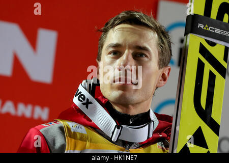 Oberstdorf, Deutschland. 4. Februar 2017. Polnische Skispringer Kamil Stoch feiert dritten Platz im Finale der Ski Flying WM in Oberstdorf, Deutschland, 4. Februar 2017. Foto: Daniel Karmann/Dpa/Alamy Live News Stockfoto