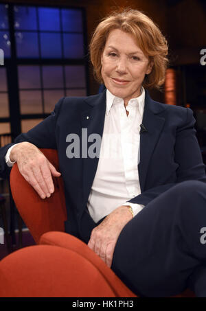 Köln, Deutschland. 3. Februar 2017. Schauspielerin Gaby Dohm sitzen im Studio bei der Aufzeichnung der Talkshow "Koelner Treff" (lt. "Kölner Treff") in Köln, 3. Februar 2017. Foto: Henning Kaiser/Dpa/Alamy Live News Stockfoto