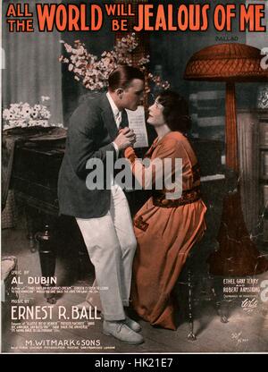 Noten-Cover-Bild des Liedes "Alle die Welt wird sein eifersüchtig von mir Ballade", mit ursprünglichen Autorschaft fest Lesung "Lyric von Al Dubin Music von Ernest R Ball", Vereinigte Staaten, 1917. Der Verlag als "M. Witmark und Söhne" aufgeführt ist, die Form der Komposition ist "strophische mit Choru", die Instrumentierung ist "Klavier und Stimme", die erste Zeile lautet 'Ich war eifersüchtig und verletzt, wenn Ihre Lippen eine Rose küsste', und der Abbildung Künstler wird als "Foto von Terry und Armstrong von White, N.Y." aufgeführt. Stockfoto