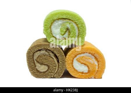 Aufgetürmt drei Roll Kuchen In Dreiecksform Stockfoto