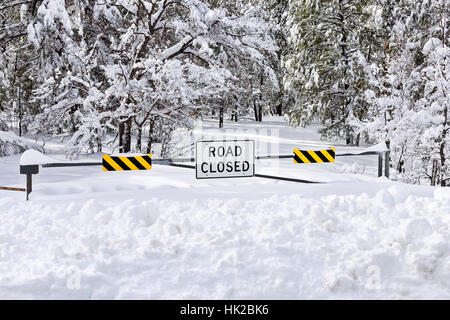Geschlossene Straßenschild Stockfoto
