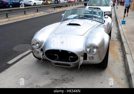 6. Oktober 2016, Mellieha Bay, Triq Il-Marfa, Malta - Ford Shelby Cobra 427 bei den Malta Classic 2016 vor dem Rennen. Stockfoto