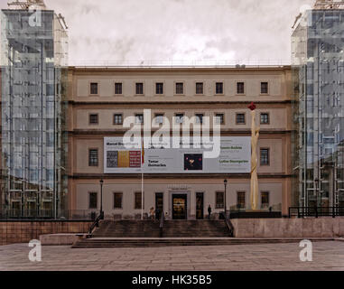 Madrid, Spanien - 19. Januar 2017: Das Museo Nacional Centro de Arte Reina Sofia, Fassade Stockfoto