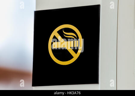 Hautnah auf keine Raucher Schild in schwarz und gelb Stockfoto