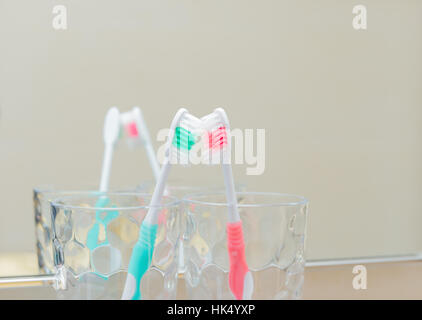 zwei Sätze von Pinsel Zusammenstellung eng als Harmonie-paar-Konzept Stockfoto