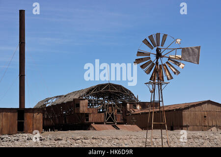 Ruinen der Auswaschung Pflanze im Oficina Salitrera Santa Laura in der Nähe von Humberstone, Atacama-Wüste, Chile Norte Grande Stockfoto