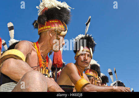 Konyak - Krieger voll eingerichtete an HORNBILL-Festival Stockfoto