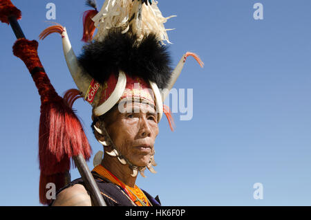 Konyak - Krieger voll eingerichtete an HORNBILL-Festival Stockfoto