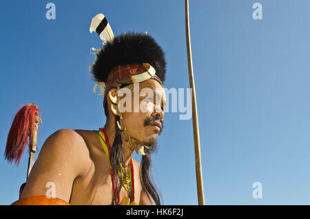 Konyak - Krieger voll eingerichtete an HORNBILL-Festival Stockfoto