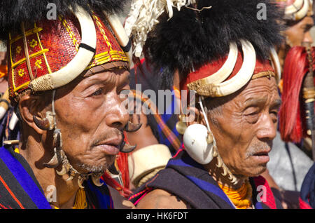 Konyak - Krieger voll eingerichtete an HORNBILL-Festival Stockfoto