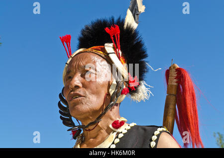 Khamnungma - Krieger voll Hornbill dekoriert - Festival Stockfoto