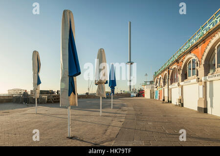 Winternachmittag am Brighton Seafront, East Sussex, England. Stockfoto