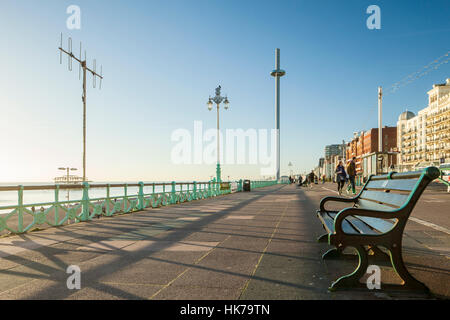 Winternachmittag am Brighton Seafront, East Sussex, England. Stockfoto