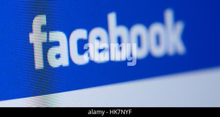 Facebook Zeichen auf dem Bildschirm. Stockfoto