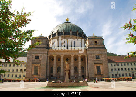 Dom St. Blasius mit eines der größten Kirchenkuppeln Europas - St. Blasien Schwarzwald Baden-Württemberg Deutschland Stockfoto