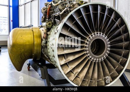 Indianapolis - Circa Januar 2017: Außen von einem Rolls-Royce F402 Pegasus Jet-Engine, verwendet in den VSTOL AV-8 b Harrier II eine Stockfoto