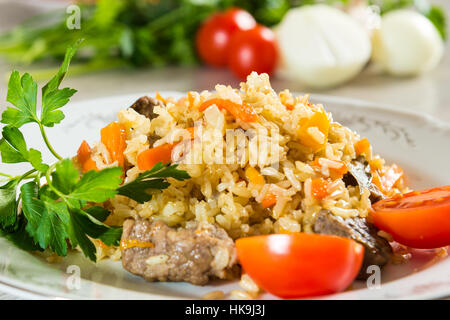 Pilaw auf dem Esstisch Stockfoto