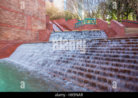 Wasserfall in sesquicentennial Park Houston, Texas Stockfoto