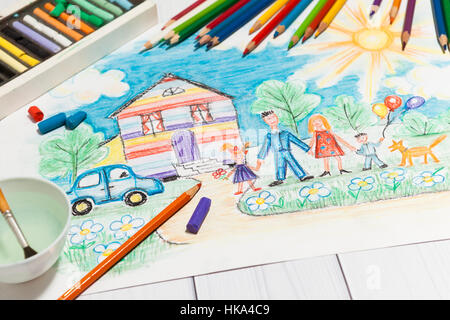 Childrens Schöpfung Skizze mit glücklichen Familie Stockfoto