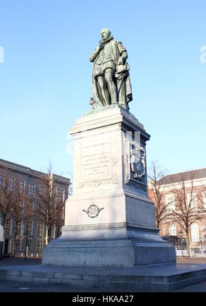 Statue von Willem van Oranje (Wilhelm von Oranien, 1533-84) am Plein Platz, den Haag (Den Haag), Niederlande (Louis Royer, 1848) Stockfoto