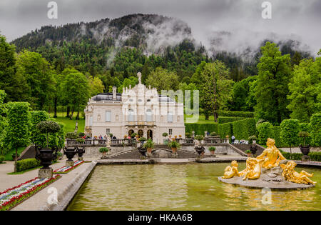 ETTAL, Deutschland - 5. Juni 2016: Linderhof Palace ist ein Schloss in Deutschland, im Südwesten Bayerns. Stockfoto