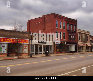 Waterloo, New York, USA. 11. Januar 2017. Blick auf die wichtigsten Durchgangsstraße in der kleinen ländlichen Stadt Waterloo, New York im winter Stockfoto