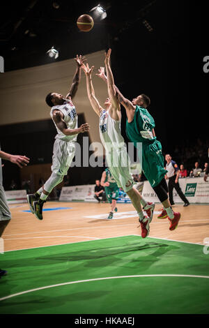 Plymouth Raiders Basketball Team spielen gegen Leeds Kraft. Plymouth, UK. Stockfoto