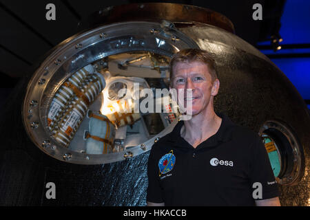 London, UK. 26. Januar 2017. Das Science Museum präsentiert die Sojus TMA - 19M Abstiegsmodul, das Raumschiff die Tim Peake und seine Crew, und aus der internationalen Raumstation ISS in 2015/16 durchgeführt. Sojus TMA - 19M wurde durch das Science Museum im Dezember 2016 erworben und ist die erste menschliche geflogen Raumsonde in Kollektion der UK national Space Technologie. Stockfoto