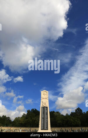 Le Monument Aux Morts. Commonweatlth Krieg. Cimetière Militaire Français. Coulommiers. Stockfoto