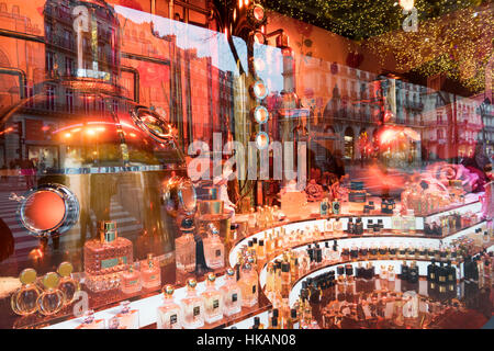 Au Printemps Kaufhaus Weihnachtsfenster 2016, Paris, Frankreich Stockfoto