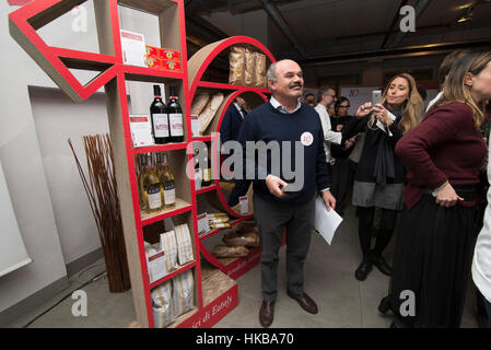 Turin, Piemont, Italien. 27. Januar 2017.  Eataly ist 10 Jahre, Geburtstagsfeier der renommierten italienischen Marke der italienischen und internationalen Küche und das Vorhandensein Gründer Oscar Farinetti im Eataly Hauptsitz in Turin, Italien: Stefano Guidi/ZUMA Draht/Alamy Live News Stockfoto