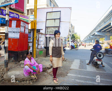 Pune, Indien. 24. November 2016. 24. November 2016, Pune - Indien. Porträt von Frauen Rechte Aktivist Trupti Desai.Ms Desai, 32, ein sozialer Aktivist wurde an der Spitze einer Reihe von hochkarätigen und erfolgreiche Kampagnen, Zugang für Frauen, religiöse Stätten zu sichern, die sie aus der in Indien - eine Rolle ausgeschlossen wurden, die sie gesehen hat Morddrohungen erhalten und das Opfer von gewalttätigen Übergriffen. Bildnachweis: Subhash Sharma/ZUMA Draht/Alamy Live-Nachrichten Stockfoto