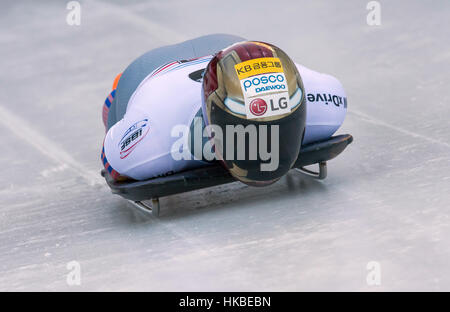 Königssee, Deutschland. 28. Januar 2017. Koreanische Skelett Racer Yun Sung-bin in Aktion bei den Skeleton-Weltcup in Schönau am Königssee, Deutschland, 28. Januar 2017. : Bildnachweis Peter Kneffel/Dpa: Dpa picture-Alliance/Alamy Live News Stockfoto