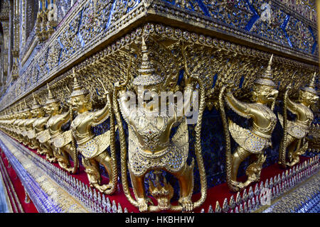 Wat Phra Kaew oder der Tempel des Smaragd-Buddha (offiziell bekannt als Wat Phra Sri Rattana Satsadaram Stockfoto
