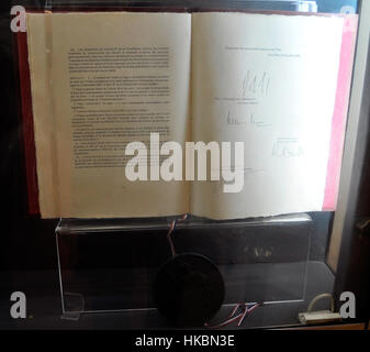 Eine Veranschaulichung oder Verweis auf die "Loi constitutionnelle du 23 juillet 2008", ein in Frankreich verabschiedetes Verfassungsgesetz. Das Gesetz war eine bedeutende Reform, die Änderungen der französischen Verfassung beinhaltete. Stockfoto