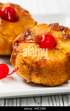 Ananas auf den Kopf nach unten Muffins Stockfoto