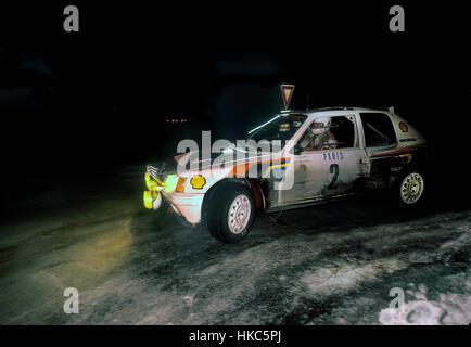 1985-Rallye Monte Carlo. Peugeot 205 Turbo 16 angetrieben von Ari Vatanen. Stockfoto