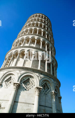 Schiefe Turm von Pisa oder Torre Pendente di Pisa, Wunder-Platz oder Piazza dei Miracoli. Toskana, Italien, Europa. Stockfoto