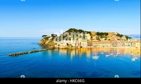 Sestri Levante stille Bucht oder Baia del Silenzio Meer Hafen und Strand Blick auf morgen. Ligurien, Italien. Stockfoto