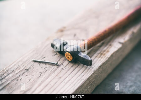 Hammer und Nagel Stockfoto