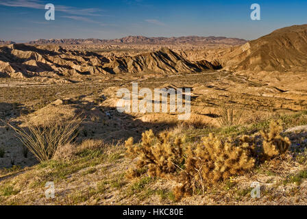 Carrizo Badlands gesehen von Aussichtspunkt im Anza Borrego Desert State Park, Sonora-Wüste, Kalifornien, USA Stockfoto