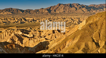 Carrizo Badlands gesehen von Aussichtspunkt im Anza Borrego Desert State Park, Sonora-Wüste, Kalifornien, USA Stockfoto