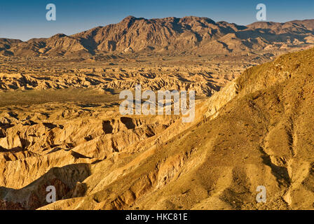 Carrizo Badlands gesehen von Aussichtspunkt im Anza Borrego Desert State Park, Sonora-Wüste, Kalifornien, USA Stockfoto