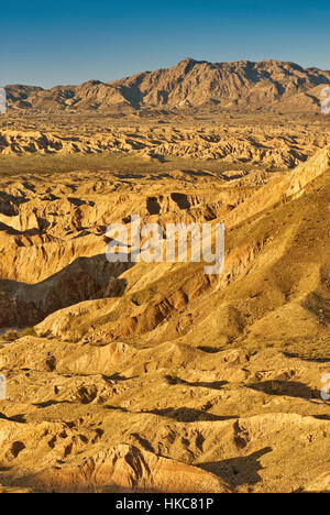 Carrizo Badlands gesehen von Aussichtspunkt im Anza Borrego Desert State Park, Sonora-Wüste, Kalifornien, USA Stockfoto