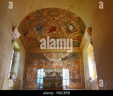 Italien, Mailand, die Basilika von San Lorenzo, Chiesa di San Lorenzo Maggiore, Wand und Deckengemälde im Altarraum der Kapelle St. Aq Stockfoto