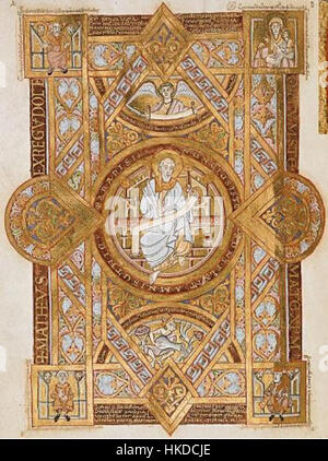 Der Uta Codex ist eine illustrierte Handschrift aus dem 10. Jahrhundert, die religiöse Illustrationen und Texte in lateinischer Sprache enthält. Diese Seite, die den heiligen Matthäus darstellt, ist Teil einer Handschrift, die für das Kloster St. Gallen in der Schweiz erstellt wurde. Sein kompliziertes Design repräsentiert die mittelalterliche religiöse Hingabe und die Kunst der Manuskriptbeleuchtung. Stockfoto