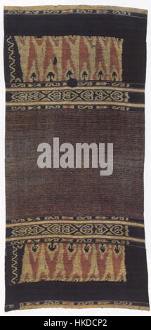 Ein zeremonieller Rock aus dem 18. Jahrhundert von den Tanimbar-Inseln in Indonesien, hergestellt aus Baumwolle und mit Kettikat, der in der Sammlung der Honolulu Academy of Arts ausgestellt wurde und das handwerkliche und kulturelle Erbe der Region zeigt. Stockfoto