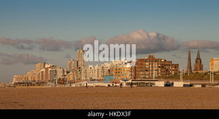 Strand mit Skyline, Scheveningen, den Haag, Holland, Niederlande Stockfoto