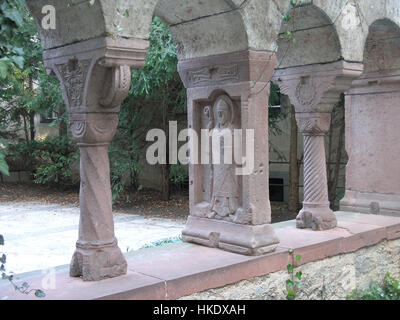 Lusamgarten mit Grab von Walther von der Vogelweide, Würzburg, Bayern, Deutschland Stockfoto