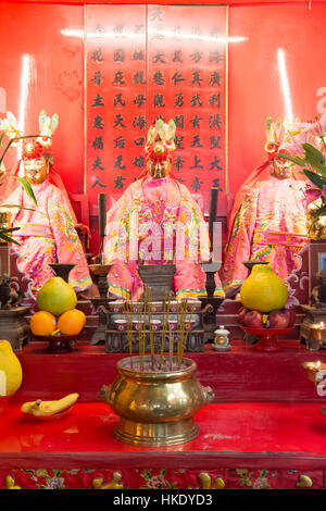 der Altar des Hung Shing Tempels in Tai O Dorf, Hong Kong Stockfoto